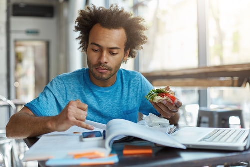 studiare e mangiare