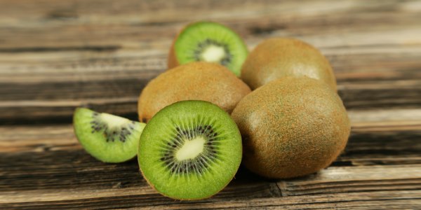 kiwi salutari antiossidanti agrumi