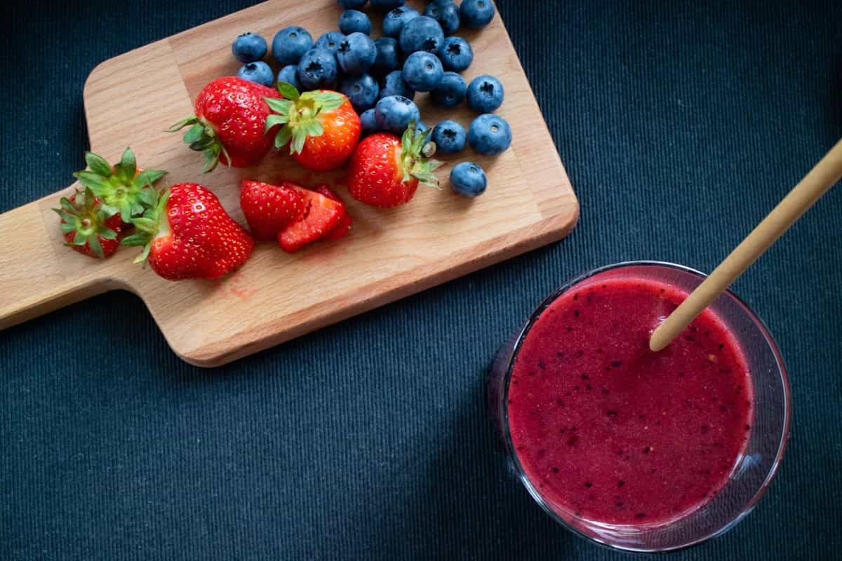 smoothie ai frutti di bosco e yogurt