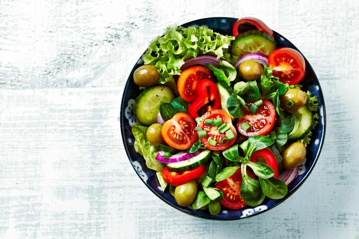 come condire l'insalata a dieta