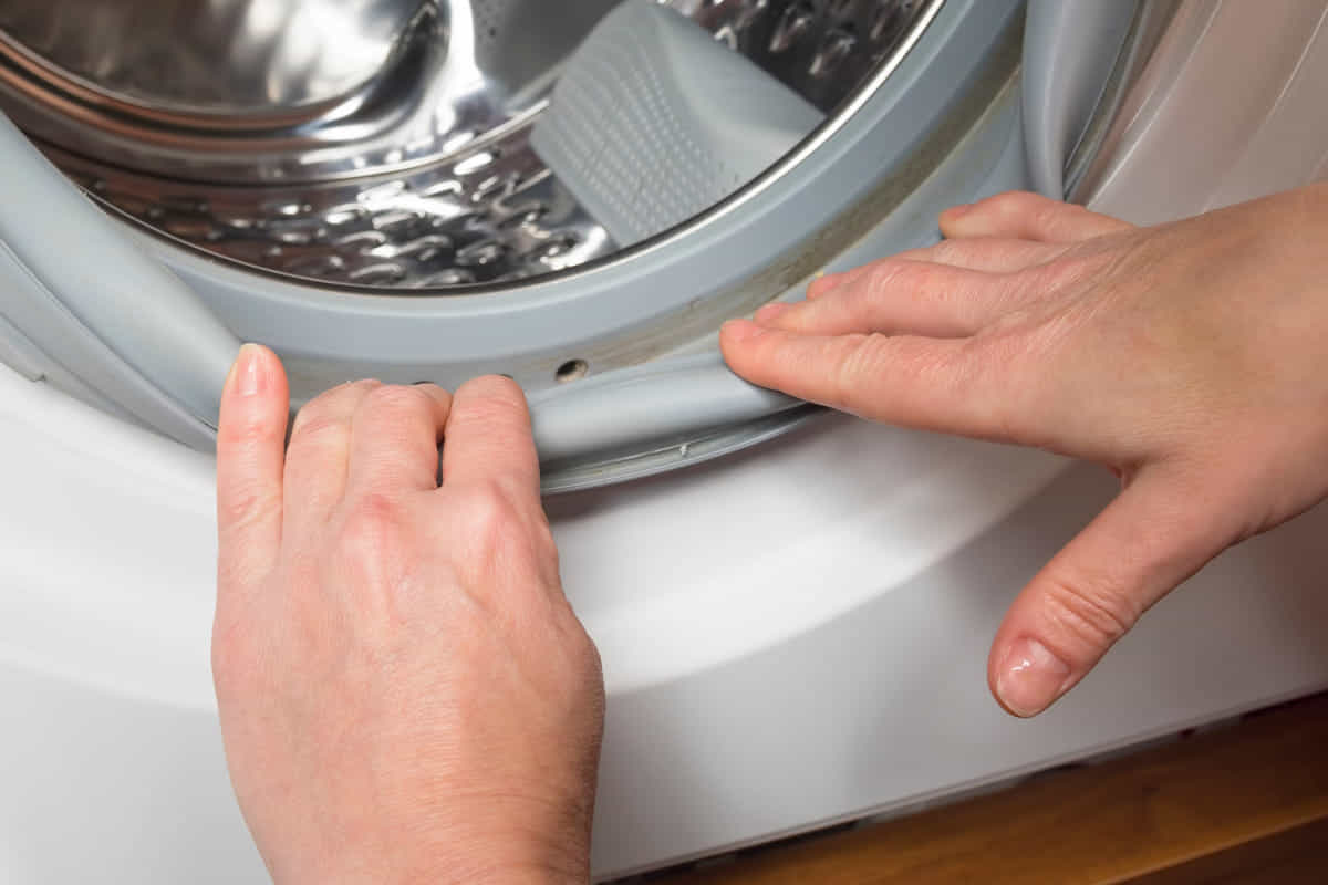 pulire la lavatrice con aceto e bicarbonato