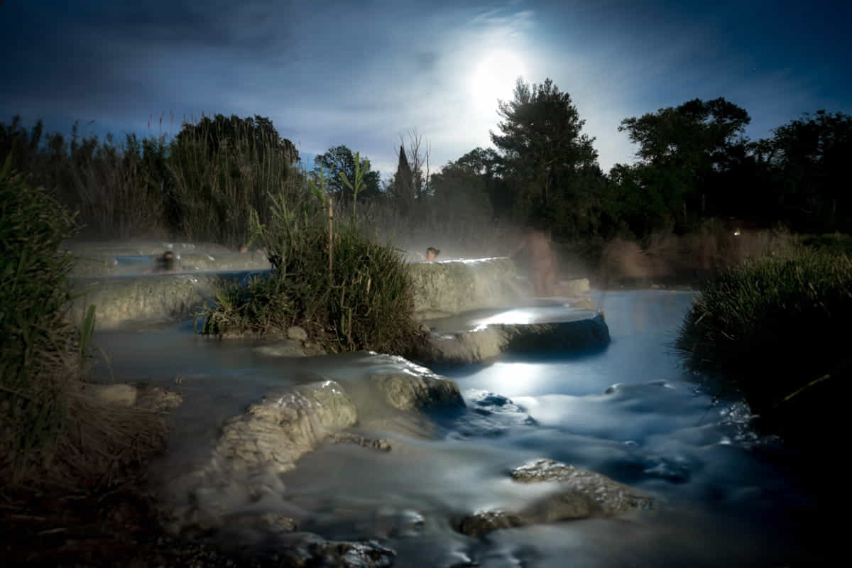 terme saturnia di notte