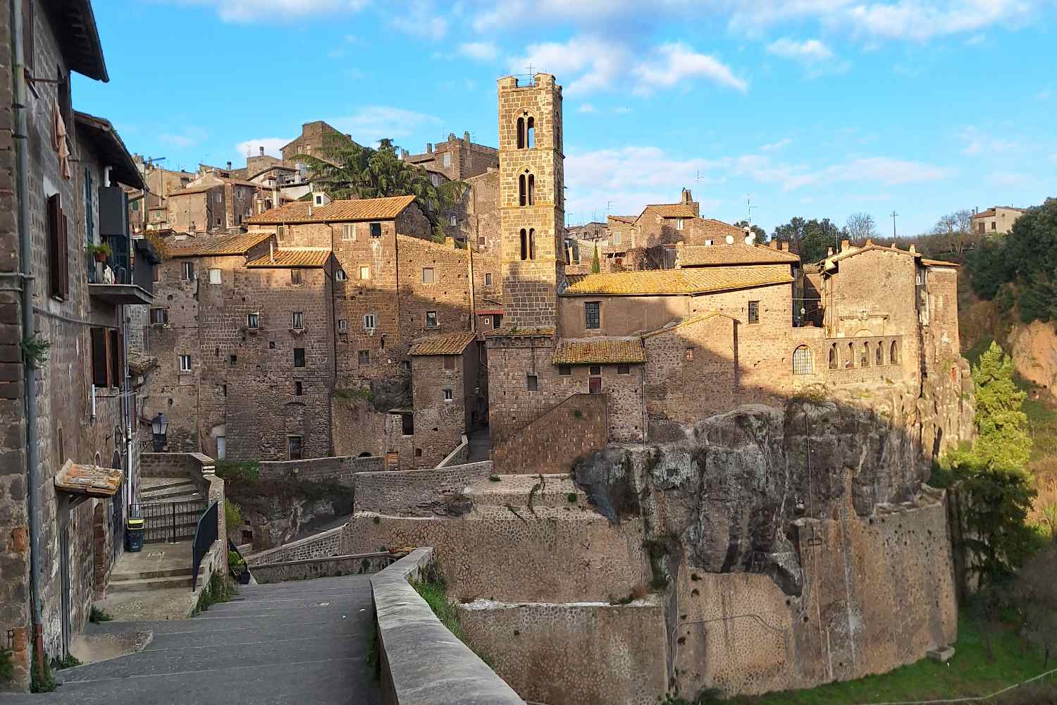 Alla scoperta di Ronciglione, Borgo dei Borghi 2023 e paese di Marco Mengoni: tra vicoli medievali, torrioni, chiese storiche e scorci mozzafiato nella Tuscia