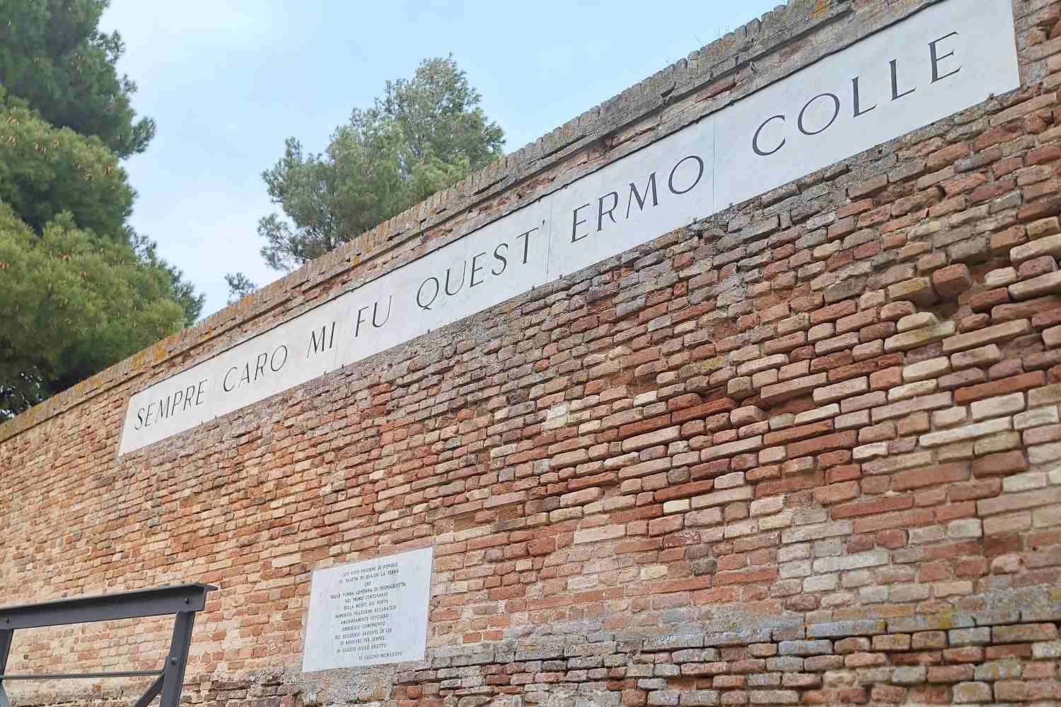 Nel cuore delle Marche ho visitato Recanati, il borgo di Giacomo Leopardi: dal Colle dell’Infinito alla casa del poeta, ogni angolo qui racconta le sue poesie  