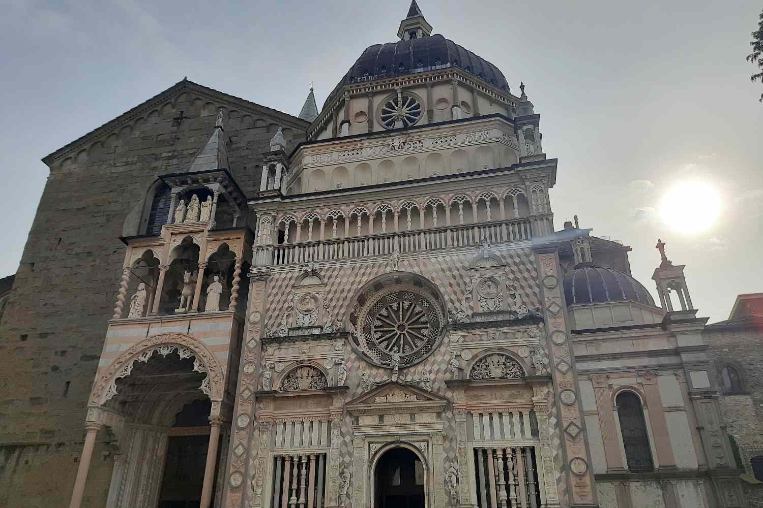 Cosa vedere a Bergamo Alta in un giorno: un itinerario tra Piazza Vecchia, mura veneziane, Rocca e un centro storico spettacolare